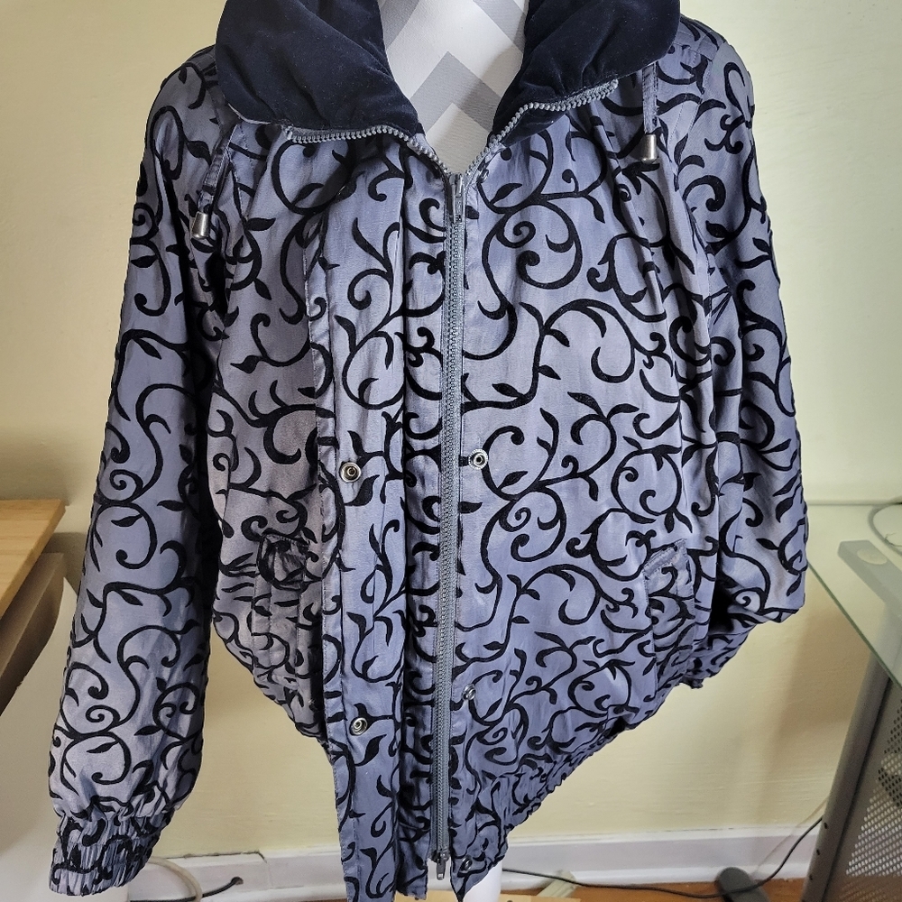 Womans London Fog Hooded Gray Bomber Black Velvet Scroll Design Size Medium - Picture 3 of 15